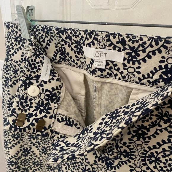 LOFT Like New Cream and Black Patterned Marisa Riviera Cropped Pant - Picture 6 of 7